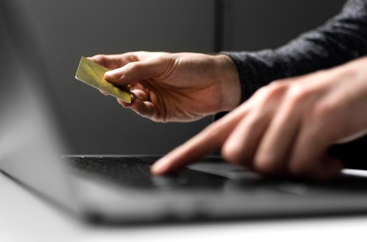 serangan phishing